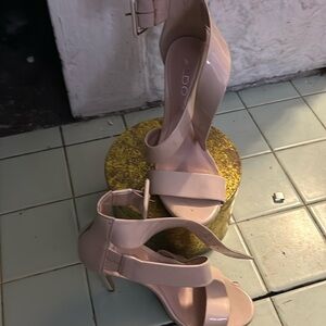 Tan Aldo size 7 strap sandal